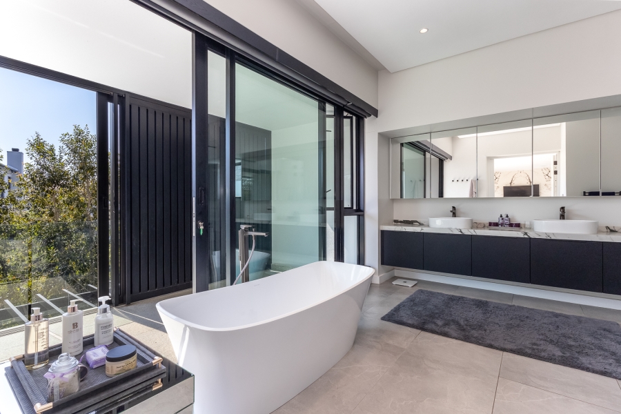 4 Bedroom Property for Sale in Pearl Valley at Val de Vie Western Cape